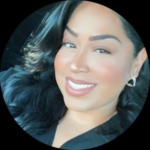 Meet your Posher, Paola